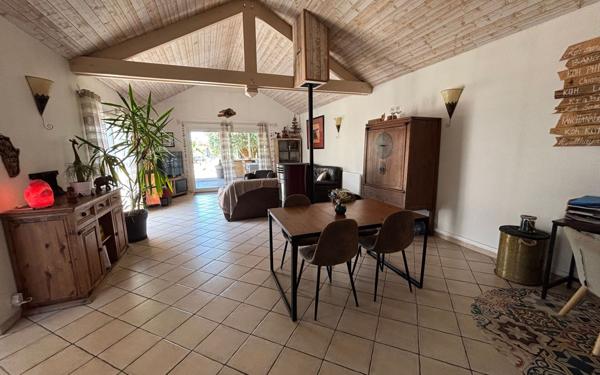 Maison à vendre    5 pièces •  Soues