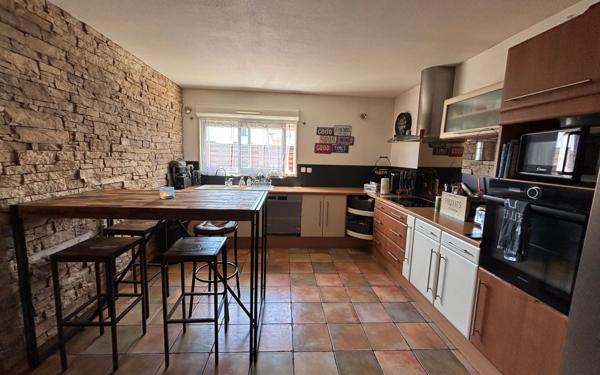 Maison à vendre    5 pièces •  Soues