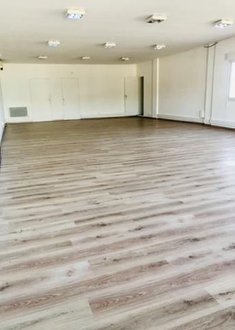 Local professionnel 125 m² + parking - St. Paul les Durance - Réf. 227