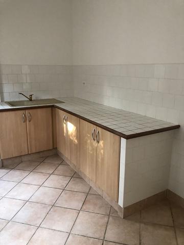 Local professionnel 125 m² + parking - St. Paul les Durance - Réf. 227