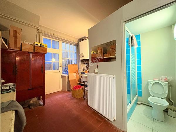 Charmante maison de ville en plein coeur de Saint Amour et son atelier conséquent
