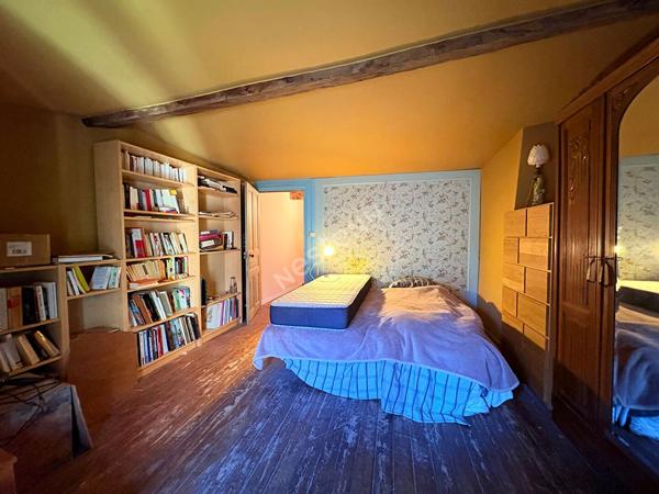 Charmante maison de ville en plein coeur de Saint Amour et son atelier conséquent