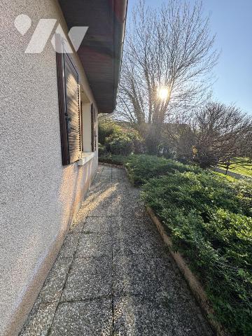 Maison plain-pied 3 chambres, un garage, 16 ares de terrain + combles aménageables