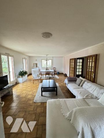 Maison plain-pied 3 chambres, un garage, 16 ares de terrain + combles aménageables