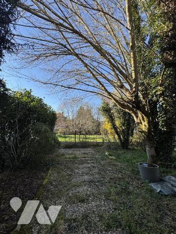 Maison plain-pied 3 chambres, un garage, 16 ares de terrain + combles aménageables