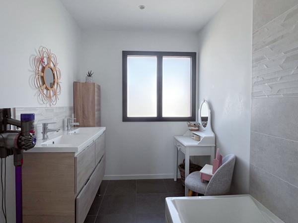 Maison - 114 m² à Cantenay Epinard - 5 pièces - 4 chambres - garage