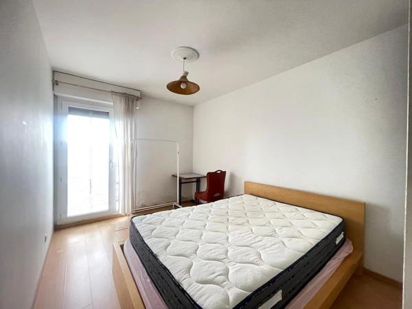 Location                                                      Appartement
                        
                     5 pièces                      91 m2                     à Pessac