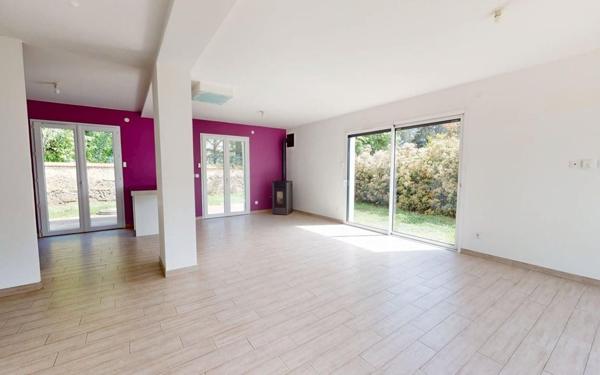 Maison à vendre    5 pièces • 109,40 m2 Trévoux