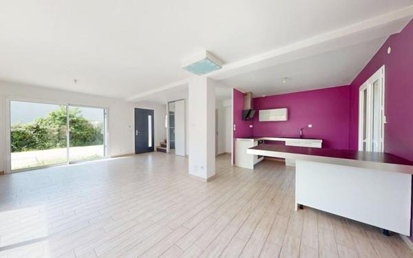 Maison à vendre    5 pièces • 109,40 m2 Trévoux