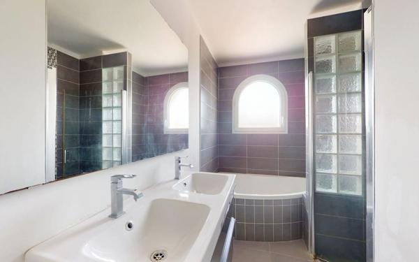 Maison à vendre    5 pièces • 109,40 m2 Trévoux