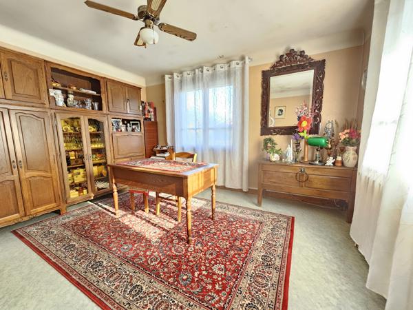 Maison
         6 pièces
        - 100 m² 400 000 € *