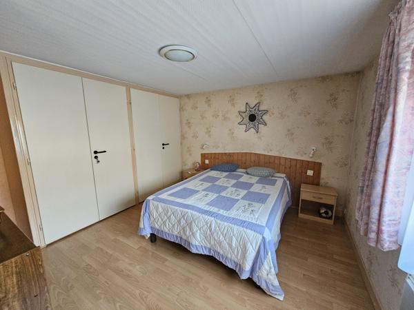 Maison
         6 pièces
        - 100 m² 400 000 € *