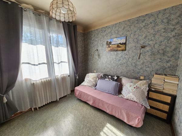 Maison
         6 pièces
        - 100 m² 400 000 € *