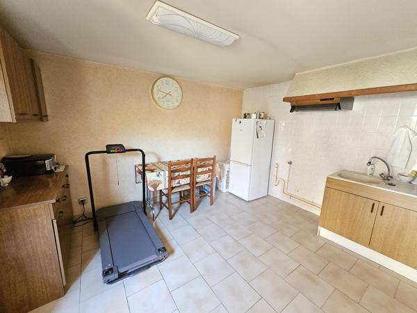 Maison
         6 pièces
        - 100 m² 400 000 € *
