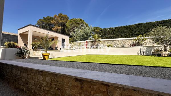 Maison
         6 pièces
        - 148 m² Bien prestige 479 000 € *