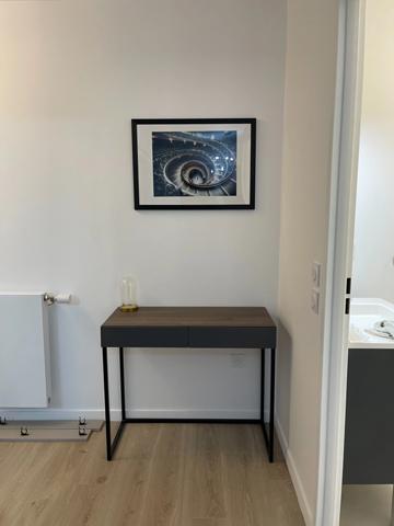 CLICHY 92 quartier des Bateliers, location meublée d'un appartement 2 pièces avec terrasse