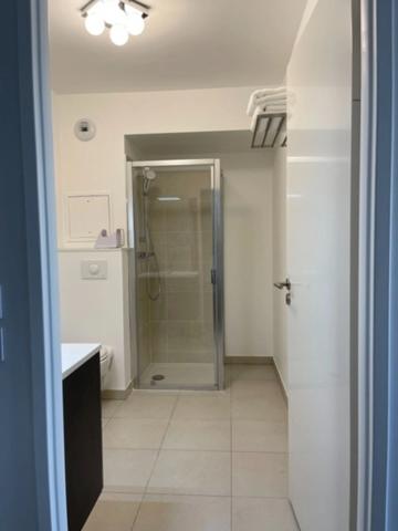 CLICHY 92 quartier des Bateliers, location meublée d'un appartement 2 pièces avec terrasse
