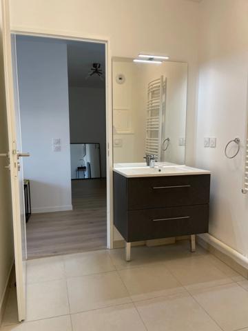 CLICHY 92 quartier des Bateliers, location meublée d'un appartement 2 pièces avec terrasse