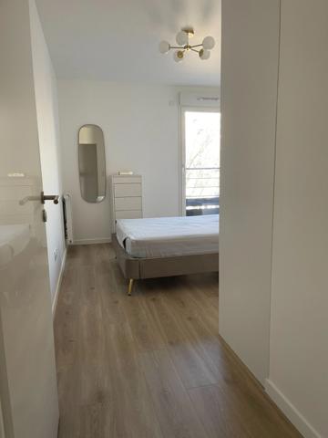 CLICHY 92 quartier des Bateliers, location meublée d'un appartement 2 pièces avec terrasse