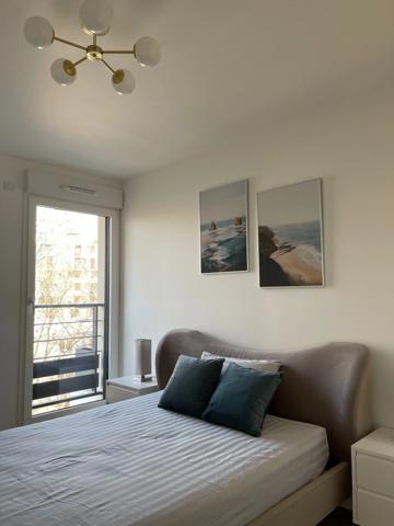 CLICHY 92 quartier des Bateliers, location meublée d'un appartement 2 pièces avec terrasse