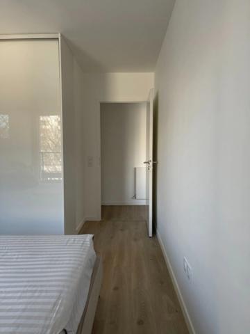 CLICHY 92 quartier des Bateliers, location meublée d'un appartement 2 pièces avec terrasse