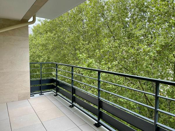 CLICHY 92 quartier des Bateliers, location meublée d'un appartement 2 pièces avec terrasse