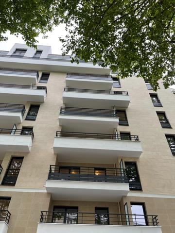 CLICHY 92 quartier des Bateliers, location meublée d'un appartement 2 pièces avec terrasse