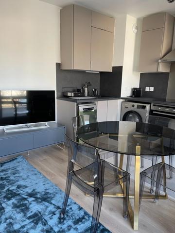 CLICHY 92 quartier des Bateliers, location meublée d'un appartement 2 pièces avec terrasse