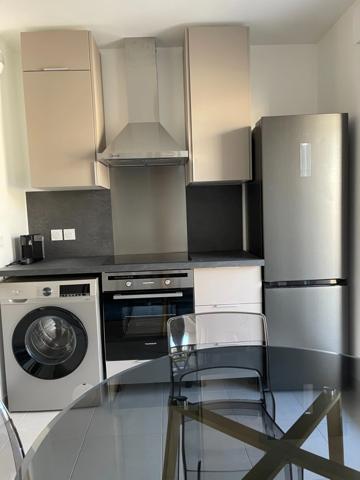 CLICHY 92 quartier des Bateliers, location meublée d'un appartement 2 pièces avec terrasse