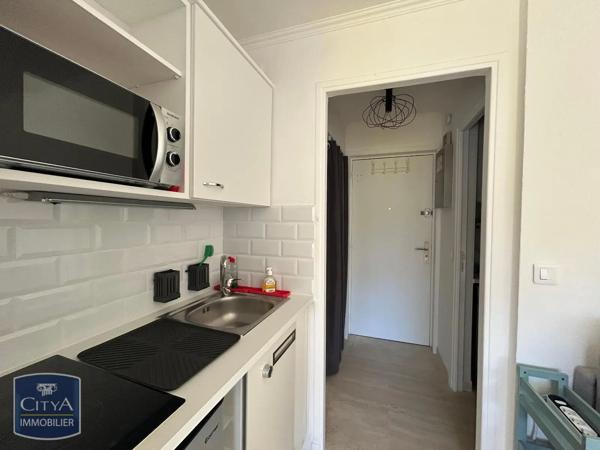 Appartement à louer 1 pièce 24.77m² Sainte-Maxime (83120)