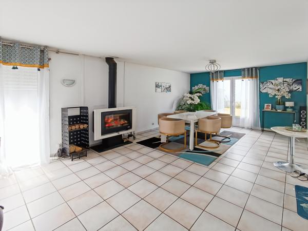 Maison
         7 pièces
        - 158 m² Bien prestige 447 000 € *
