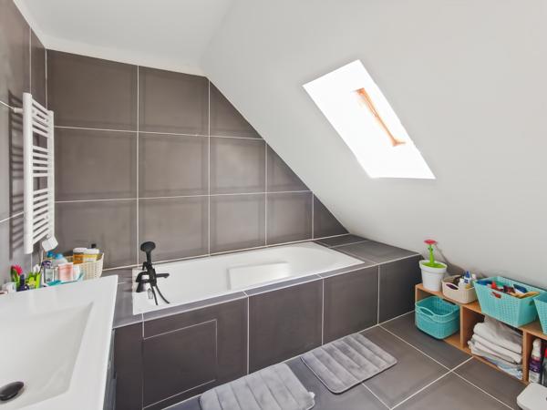 Maison
         7 pièces
        - 158 m² Bien prestige 447 000 € *