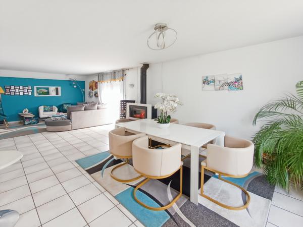 Maison
         7 pièces
        - 158 m² Bien prestige 447 000 € *