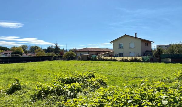 Dpt Haute Garonne (31), à vendre à SAINT GAUDENS, Terrain à batir de 970m2, Vue Pyrénées
