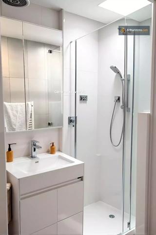 Vente                                                      Appartement
                        
                     4 pièces                      65 m2                     à Rueil-Malmaison