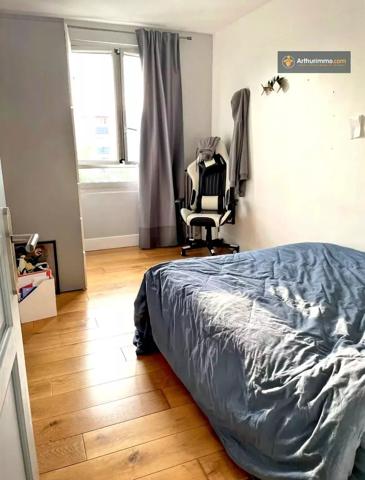 Vente                                                      Appartement
                        
                     4 pièces                      65 m2                     à Rueil-Malmaison