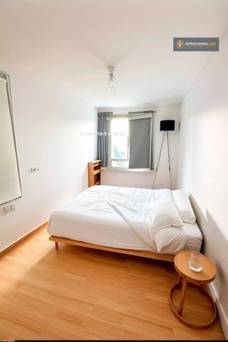Vente                                                      Appartement
                        
                     4 pièces                      65 m2                     à Rueil-Malmaison
