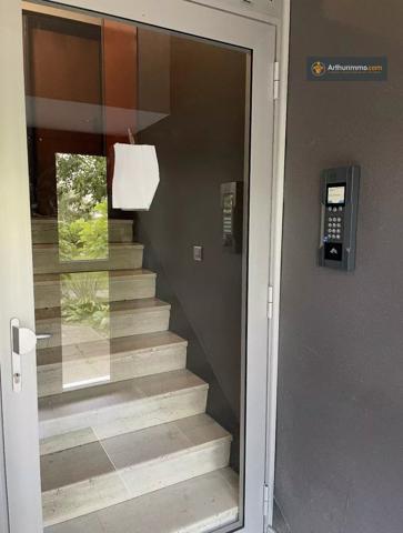 Vente                                                      Appartement
                        
                     4 pièces                      65 m2                     à Rueil-Malmaison