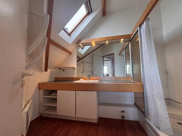 Quimper Kerfeunteun. Vaste Maison D’Architecte de 175 m² avec 5 Chambres & Jardin Clos.