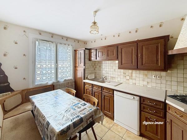 À vendre - Maison individuelle, 4 pièces située à Tours (37000)