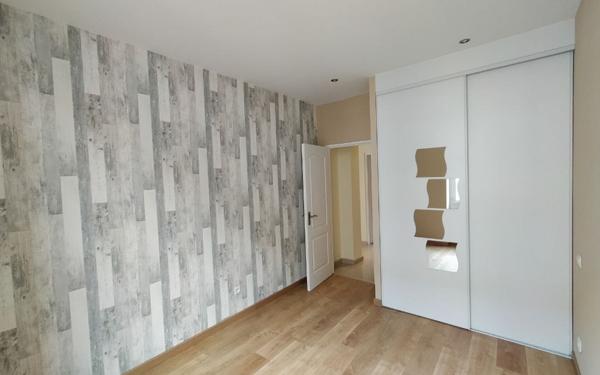 Appartement à louer    3 pièces • 80 m2 Montauban