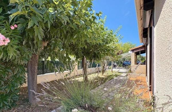 Villa plain pied 3 chambres garage et jardin