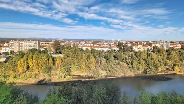 Espace Méditerranée Perpignan -- Appartement  110 m2 avec terrasse  -- Dernier étage avec ascenseur