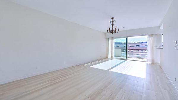 Espace Méditerranée Perpignan -- Appartement  110 m2 avec terrasse  -- Dernier étage avec ascenseur