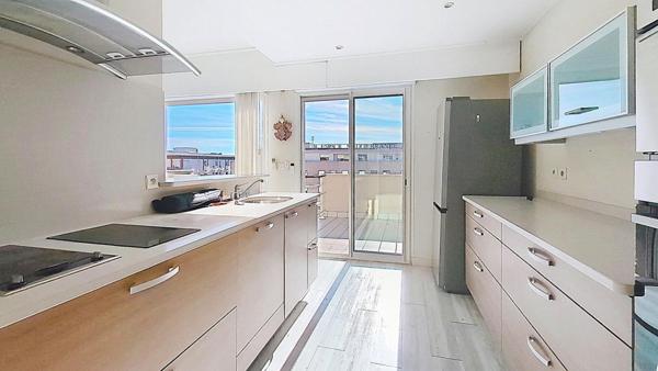 Espace Méditerranée Perpignan -- Appartement  110 m2 avec terrasse  -- Dernier étage avec ascenseur