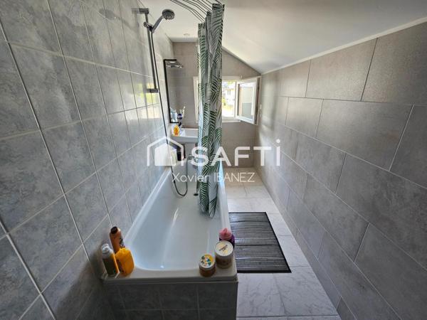 Immeuble de 213m² à Saint-Chély-d'Apcher (48200)