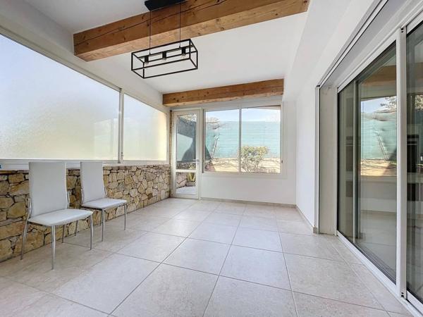 Propriété exceptionnelle avec 4 constructions, piscine, 2 entrées distinctes