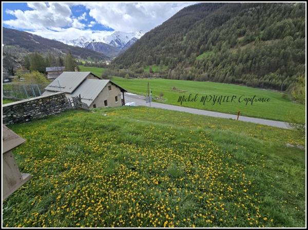 Terrain à bâtir à Molines-en-Queyras (05) – 1 186 m² avec vue dominante