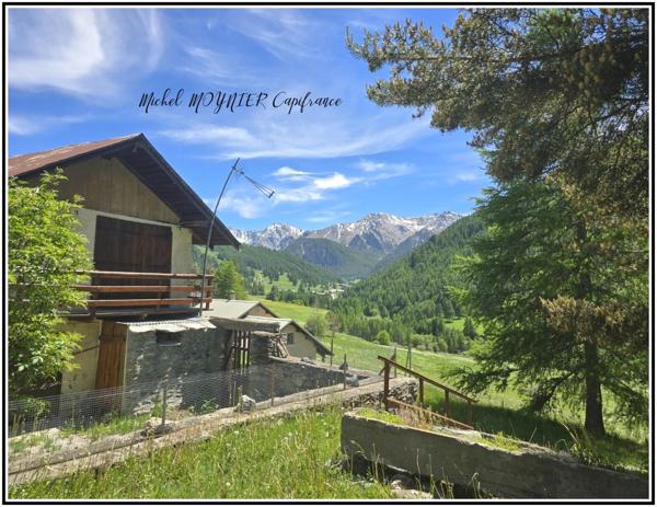 Terrain à bâtir à Molines-en-Queyras (05) – 1 186 m² avec vue dominante