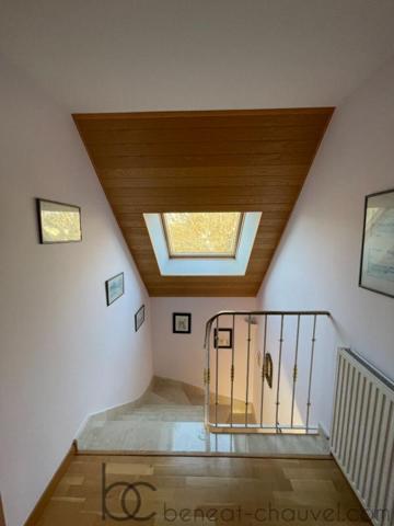 SAINT AVE Maison 7 pièces 147 m²